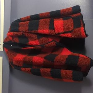 Comfy cozy sweater with front pockets